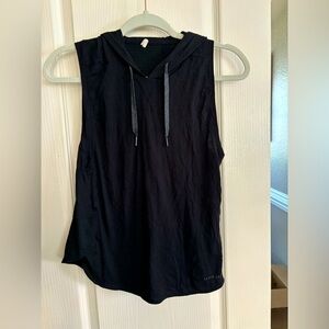 Under armor. Size small. Sleeveless dry fit hoodie very good condition.